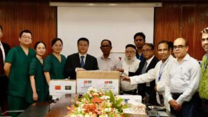 বাংলাদেশকে জরুরি চিকিৎসা সরঞ্জাম দিলো চীন