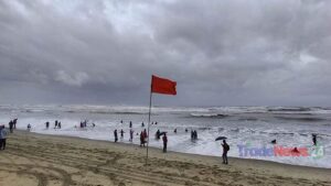 সমুদ্র বন্দরে ৩ নম্বর সতর্ক সংকেত
