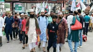 জামায়াতে সমাবেশ: মিছিল নিয়ে সোহরাওয়ার্দী উদ্যানে যাচ্ছেন নেতাকর্মীরা