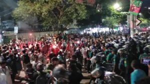 রাজধানীতে জাতীয় পার্টি-গণঅধিকার পরিষদ সংঘর্ষ, সেনা মোতায়েন