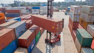 চট্টগ্রাম বন্দরে ৪ গুণ ‘স্টোর রেন্ট’ এক মাস স্থগিত