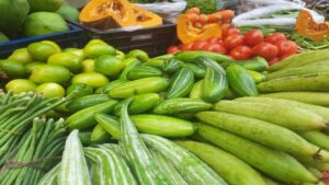 বাজারে সবজির দাম বাড়তি