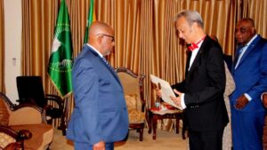 বাংলা‌দেশ থেকে দক্ষ জনশক্তি নি‌তে অনুরোধ