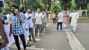ডাকসু ও হল সংসদ নির্বাচনে ভোটগ্রহণ শুরু