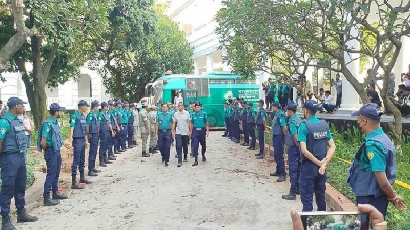আত্মসমর্পণকারী সেনা কর্মকর্তারা নির্দোষ: আইনজীবী
