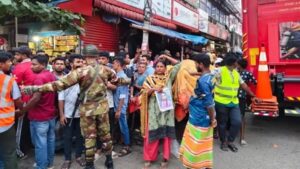 গেট বন্ধ করে দেওয়ায় কেউ বের হতে পারেনি, অভিযোগ স্বজনদের