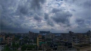 ঢাকায় আংশিক মেঘলা আকাশ, তাপমাত্রা স্থিতিশীল থাকার আভাস