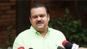 ভালো উইকেটে খেলার কথা বললেন আকরাম খান