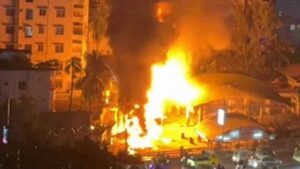 মহাখালীর আগুন ১১ ইউনিটের প্রচেষ্টায় নিয়ন্ত্রণে