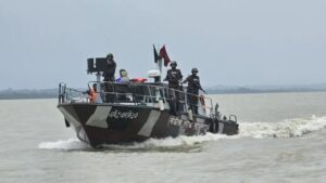 টেকনাফ সীমান্তের ওপারে আবারও গোলাগুলি, এপারে আতঙ্ক