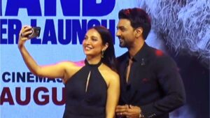 এক যুগ পরে শুভশ্রীর পাশে দেব বললেন, ‘একটা ফ্যামিলি ফটো হয়ে যাক!’