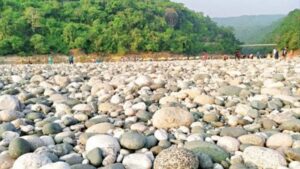 জাফলংয়ে পাথর লুটের ঘটনায় অজ্ঞাতনামা দেড়শ জনের বিরুদ্ধে মামলা