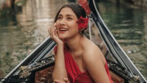 ভক্তদের সঙ্গে খেলায় মাতলেন মেহজাবীন