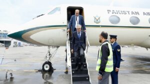 ১৩ বছর পর ঢাকায় পাকিস্তানের পররাষ্ট্রমন্ত্রী