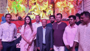 সম্প্রীতি আর উৎসবের আলোয় ভাসছে গয়েশ্বরের বাড়ি: দুর্গোৎসবে জনতার ঢল