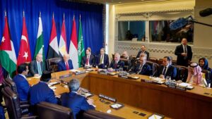 গাজায় যুদ্ধবিরতির নতুন পরিকল্পনা উপস্থাপন করলেন ট্রাম্প