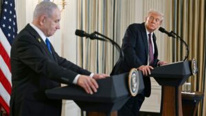 ইসরায়েলকে গাজায় বোমাবর্ষণ বন্ধের নির্দেশ ট্রাম্পের