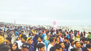 টানা চার দিনের ছুটি: পর্যটনকেন্দ্রে উপচে পড়া ভিড়