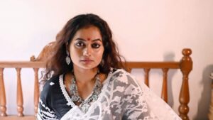 ভালোলাগা প্রাধান্য দিলে বিধবারা হয়ে যান খারাপ নারী: শতাক্ষী