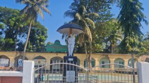 ঝুঁ‌কি‌পূর্ণ কলেজ ভব‌নে চল‌ছে শিক্ষার্থীদের পাঠদান