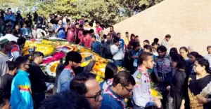 শহীদ বুদ্ধিজীবীদের সর্বস্তরের মানুষের ফুলেল শ্রদ্ধায় স্মরণ