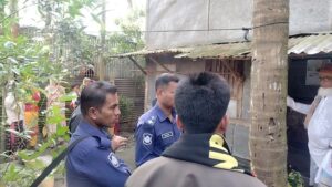 ওসমান হাদির বাড়ির জানালা ভেঙে চুরি