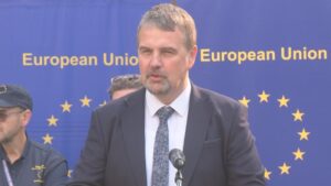 বাংলাদেশে ফিরছে গণতন্ত্রে, নির্বাচন হবে বিশ্বাসযোগ্য: ইইউ নির্বাচন পর্যবেক্ষক মিশনের প্রধানের প্রত্যাশা