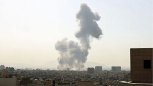 বিশ্ববাজারে বেড়েছে তেলের দাম, ওয়ালস্ট্রিটে পতনের আভাস